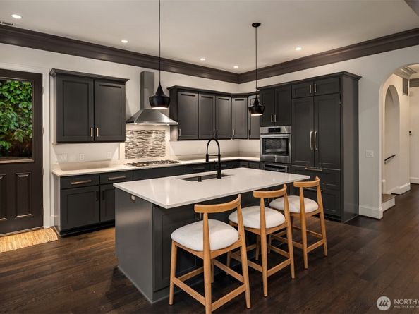 5249 36th Avenue NE, Seattle WA 98105