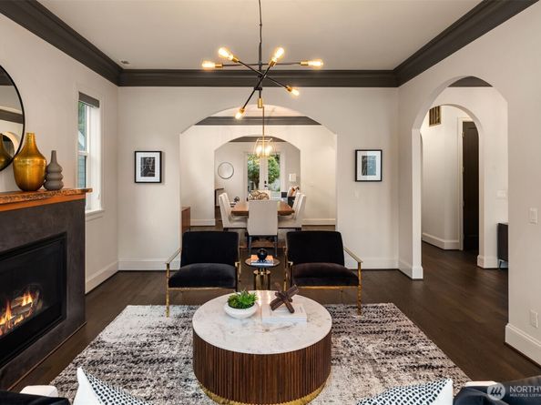 5249 36th Avenue NE, Seattle WA 98105