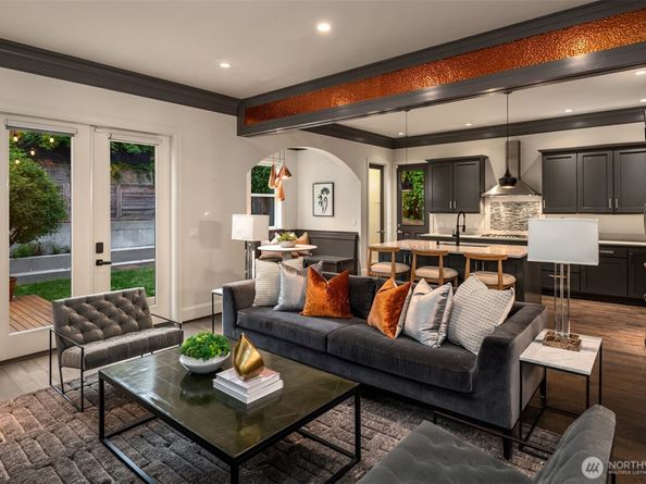 5249 36th Avenue NE, Seattle WA 98105