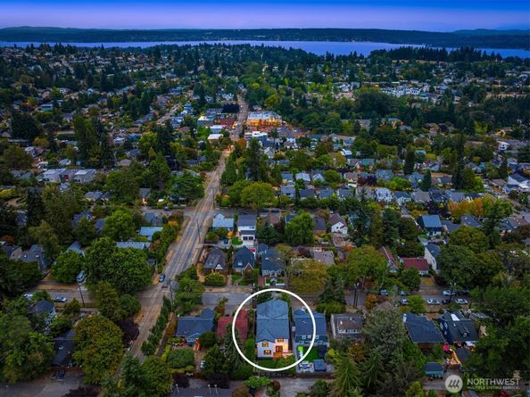 5249 36th Avenue NE, Seattle WA 98105