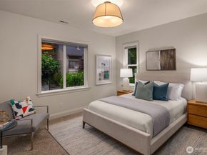 5249 36th Avenue NE, Seattle WA 98105