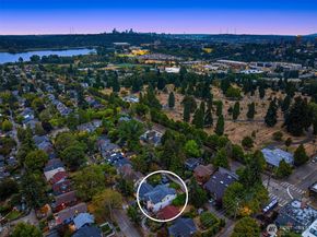 5249 36th Avenue NE, Seattle WA 98105