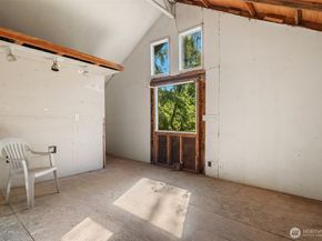 10320 SW Cove Road, Vashon WA 98070