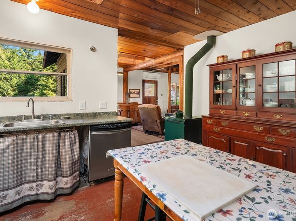 10320 SW Cove Road, Vashon WA 98070