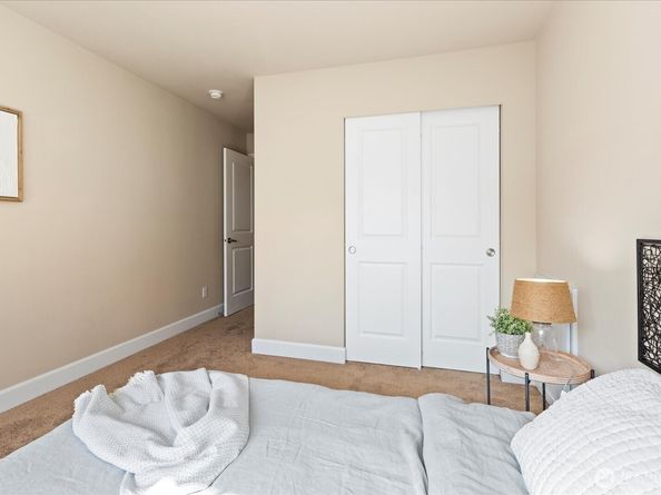 1532 145th Place SW A, Lynnwood WA 98087