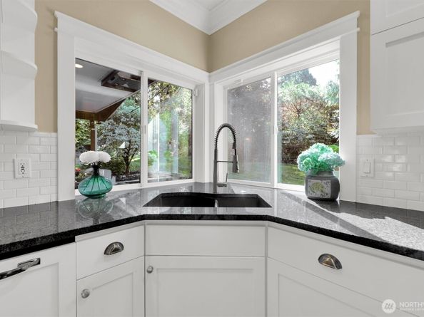 20021 NE 194 Street, Woodinville WA 98077