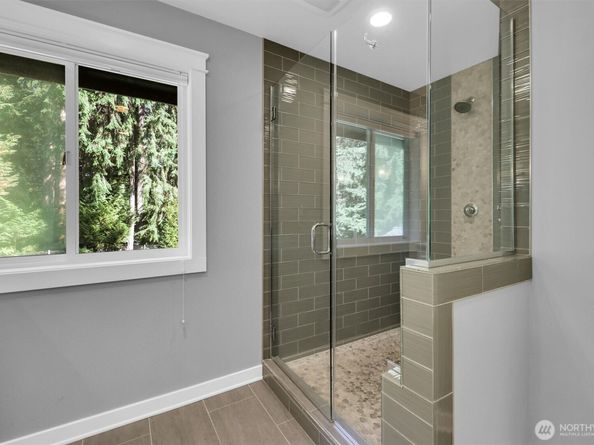 20021 NE 194 Street, Woodinville WA 98077
