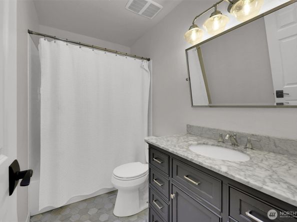 20021 NE 194 Street, Woodinville WA 98077