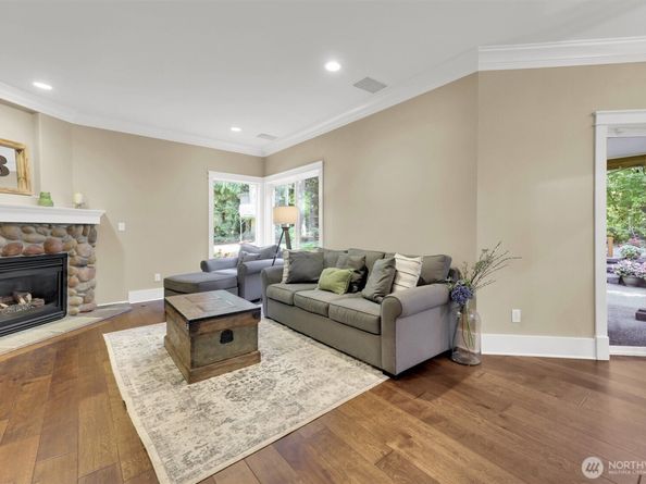 20021 NE 194 Street, Woodinville WA 98077