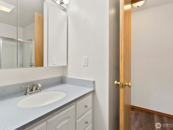 13822 SE 163rd Street, Renton WA 98058