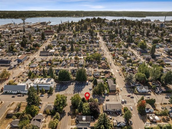 1616 11th Street, Bremerton WA 98337