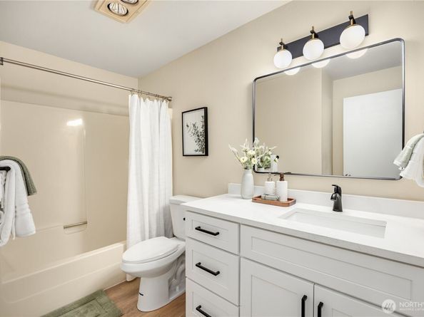 717 122nd Avenue NE B1, Bellevue WA 98005