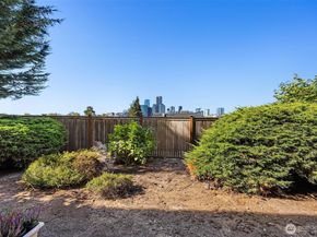 717 122nd Avenue NE B1, Bellevue WA 98005