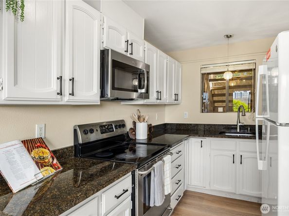 717 122nd Avenue NE B1, Bellevue WA 98005