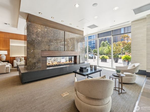 10650 NE 9th Place 521, Bellevue WA 98004