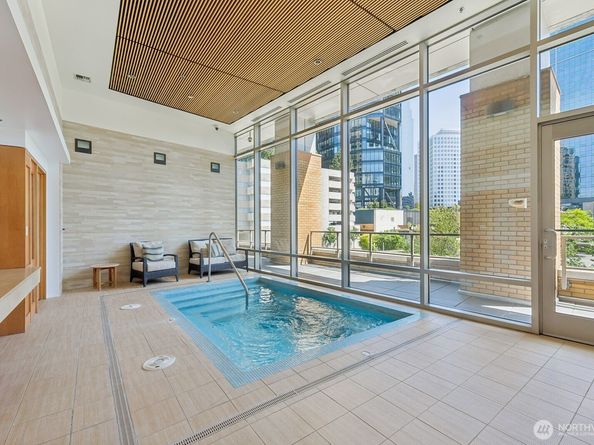 10650 NE 9th Place 521, Bellevue WA 98004