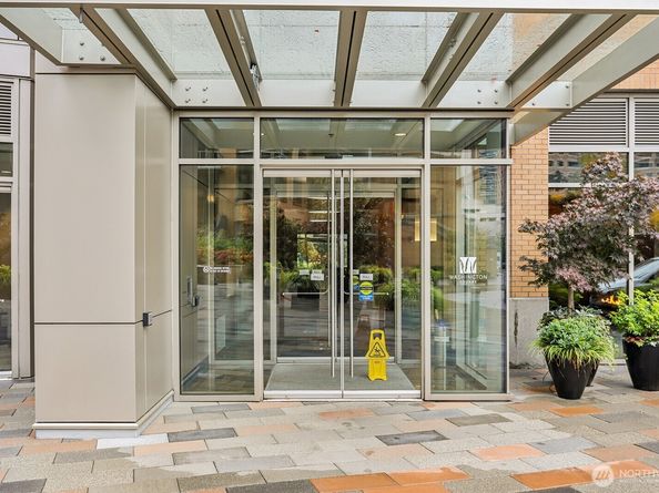 10650 NE 9th Place 521, Bellevue WA 98004