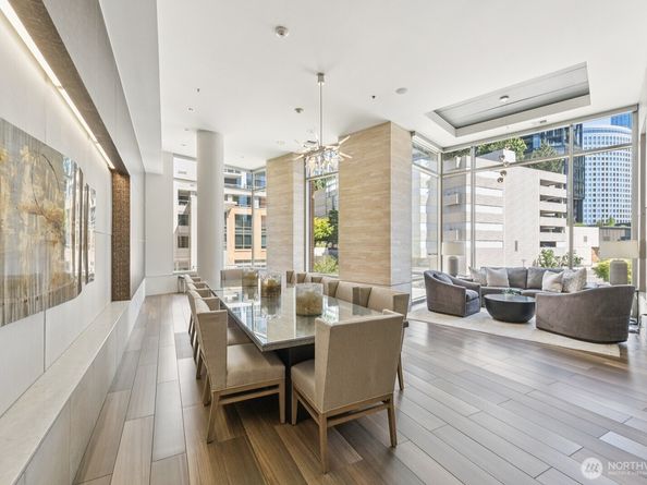 10650 NE 9th Place 521, Bellevue WA 98004