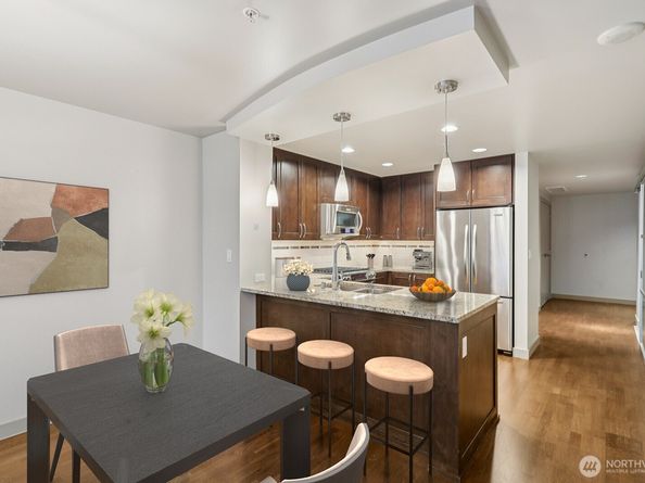 10650 NE 9th Place 521, Bellevue WA 98004