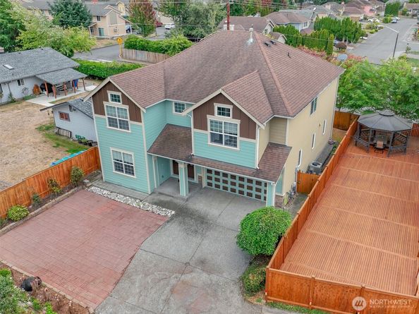 20352 105th Court SE, Kent WA 98031
