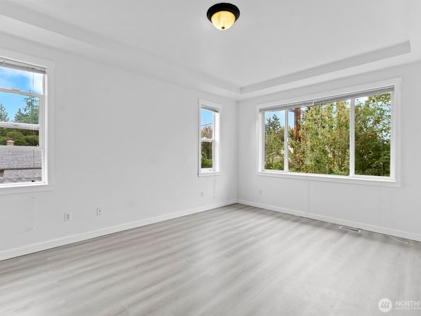 20352 105th Court SE, Kent WA 98031