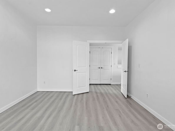 20352 105th Court SE, Kent WA 98031