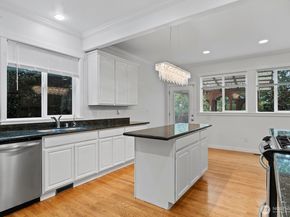 20352 105th Court SE, Kent WA 98031