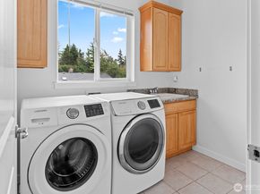 20352 105th Court SE, Kent WA 98031