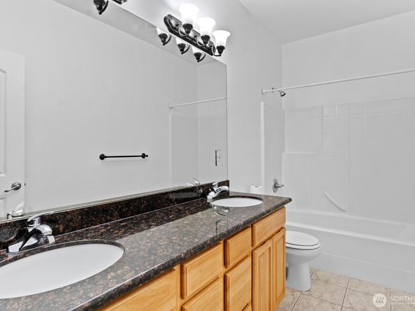 20352 105th Court SE, Kent WA 98031