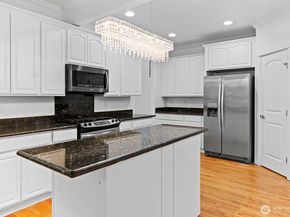 20352 105th Court SE, Kent WA 98031