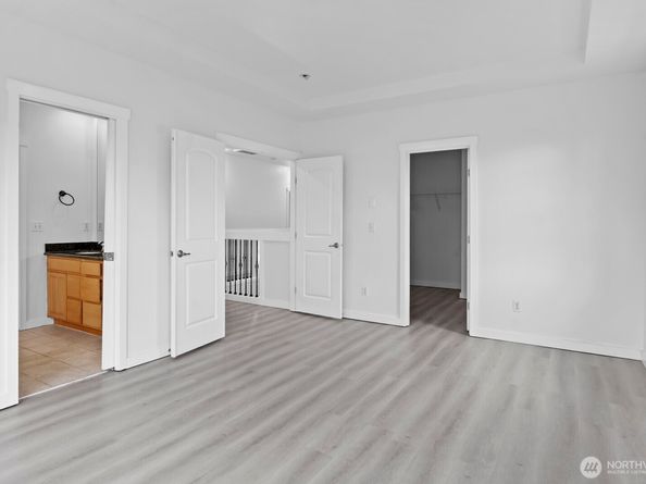 20352 105th Court SE, Kent WA 98031