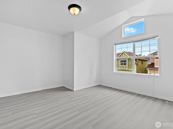 20352 105th Court SE, Kent WA 98031