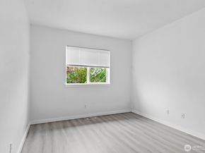 20352 105th Court SE, Kent WA 98031