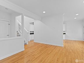 20352 105th Court SE, Kent WA 98031