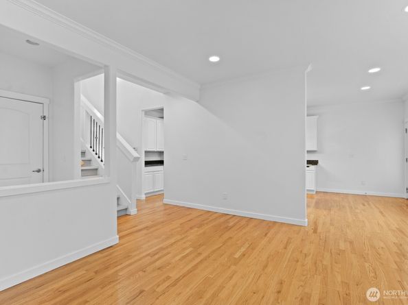 20352 105th Court SE, Kent WA 98031