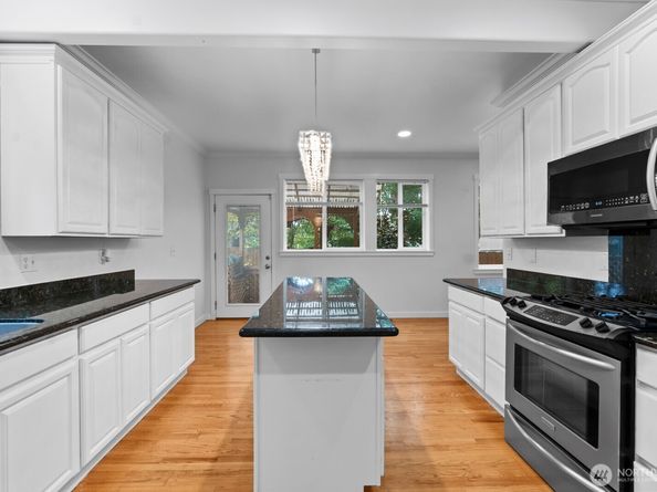 20352 105th Court SE, Kent WA 98031
