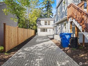 9545 Wallingford Avenue N, Seattle WA 98103