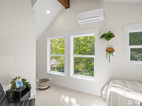9545 Wallingford Avenue N, Seattle WA 98103