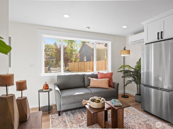 9545 Wallingford Avenue N, Seattle WA 98103