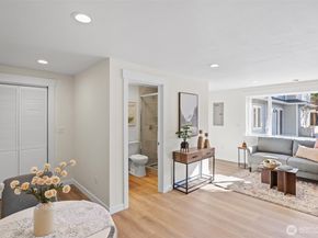 9545 Wallingford Avenue N, Seattle WA 98103