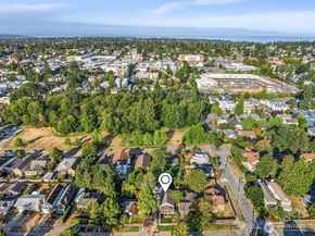 9545 Wallingford Avenue N, Seattle WA 98103