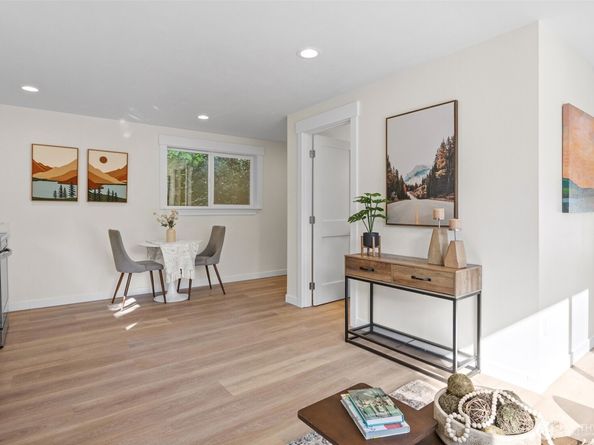 9545 Wallingford Avenue N, Seattle WA 98103