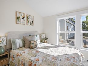 9545 Wallingford Avenue N, Seattle WA 98103
