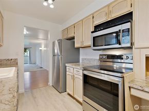 8516 196th Street SW 206, Edmonds WA 98026