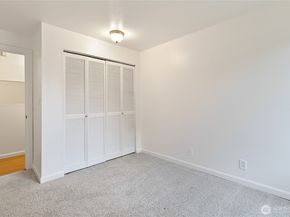 8516 196th Street SW 206, Edmonds WA 98026
