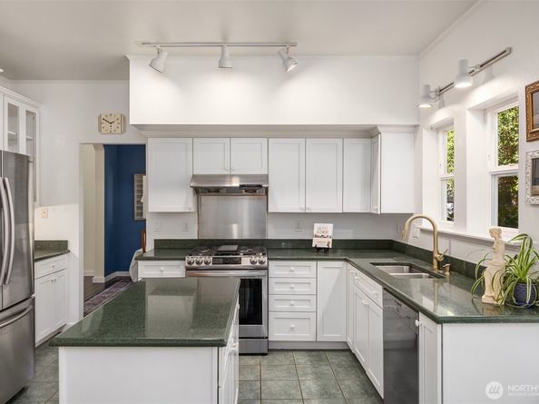 5960 Old Mill Road NE, Bainbridge Island WA 98110