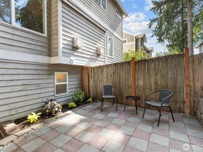 12311 Roosevelt Way NE B, Seattle WA 98125