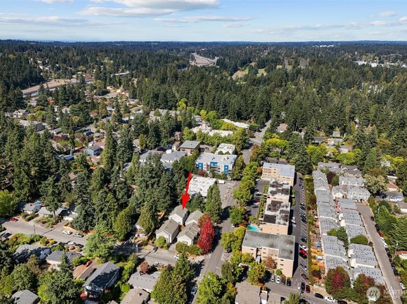 12311 Roosevelt Way NE B, Seattle WA 98125