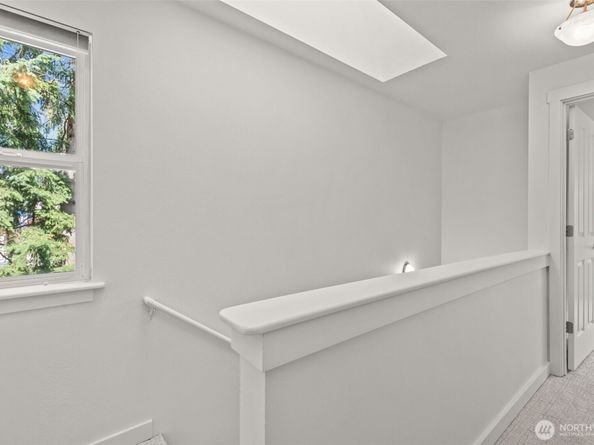 12311 Roosevelt Way NE B, Seattle WA 98125