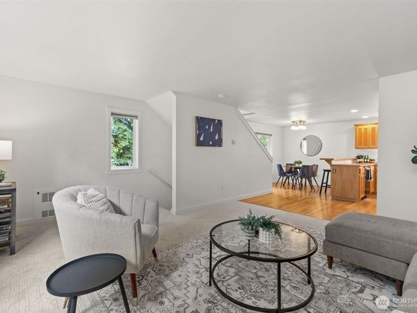 12311 Roosevelt Way NE B, Seattle WA 98125